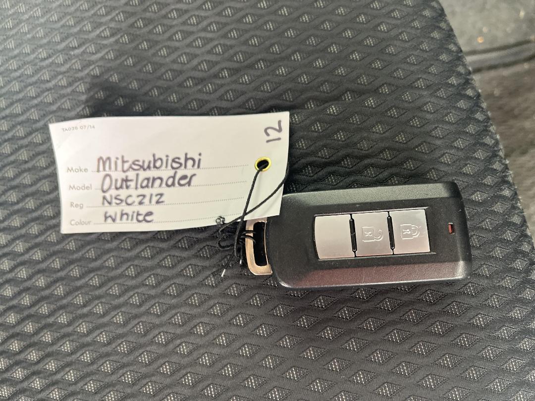 Photo '22' of Mitsubishi Outlander