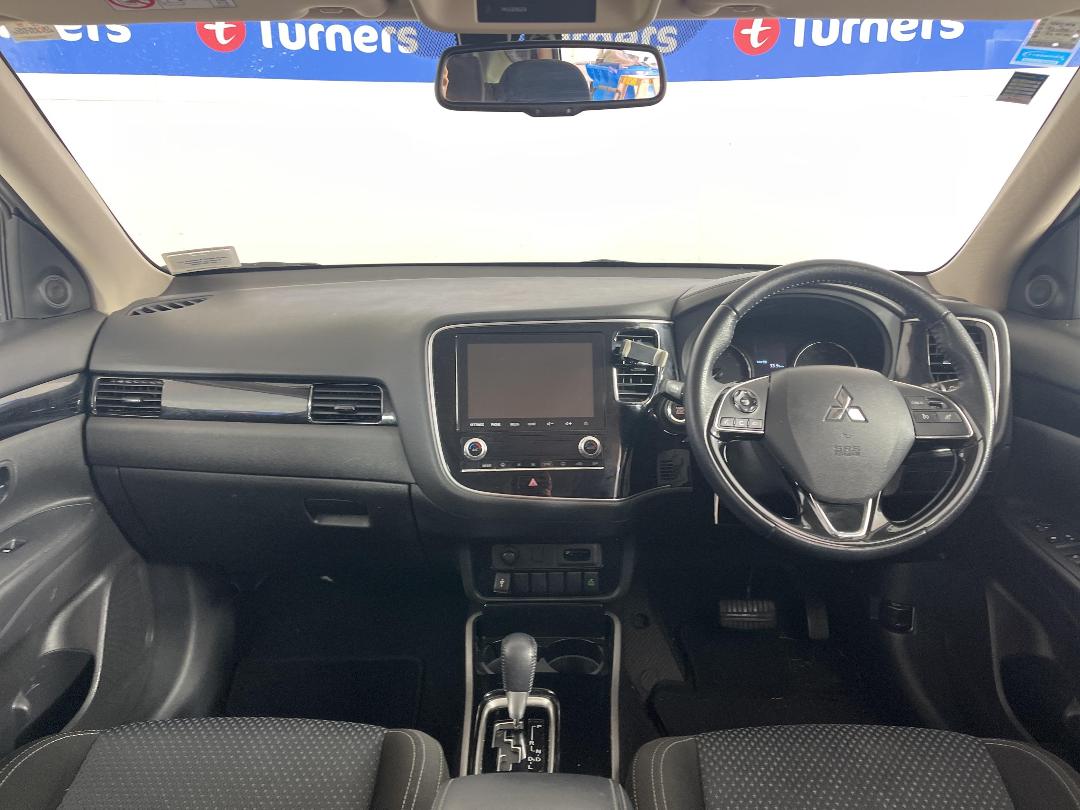 Photo '17' of Mitsubishi Outlander