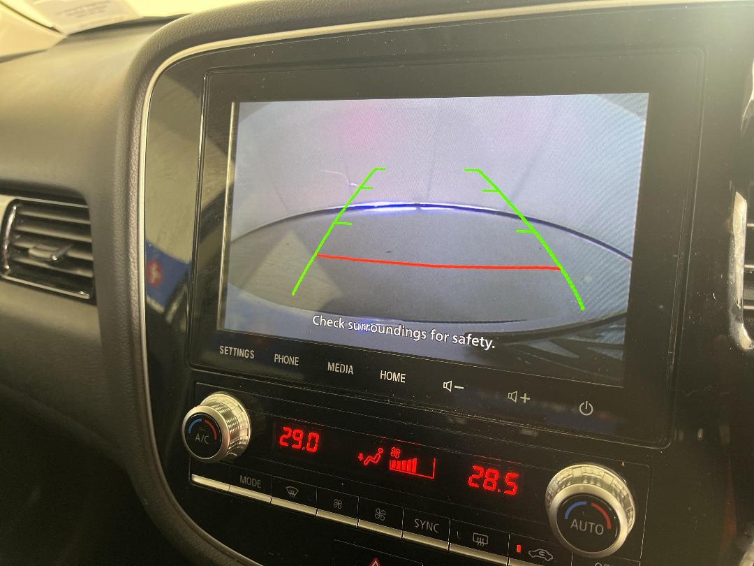 Photo '23' of Mitsubishi Outlander