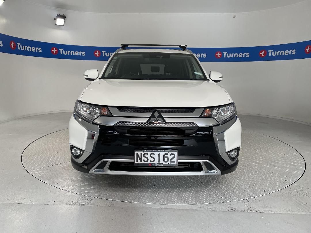 Photo '2' of Mitsubishi Outlander