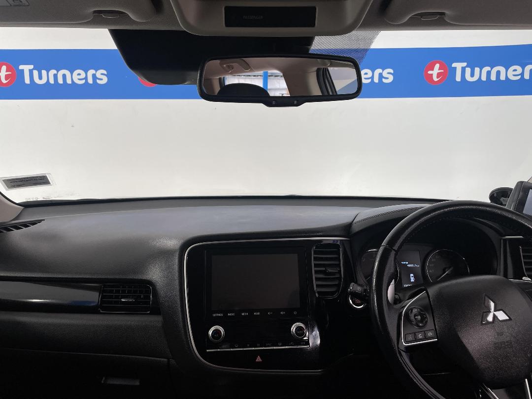 Photo '17' of Mitsubishi Outlander