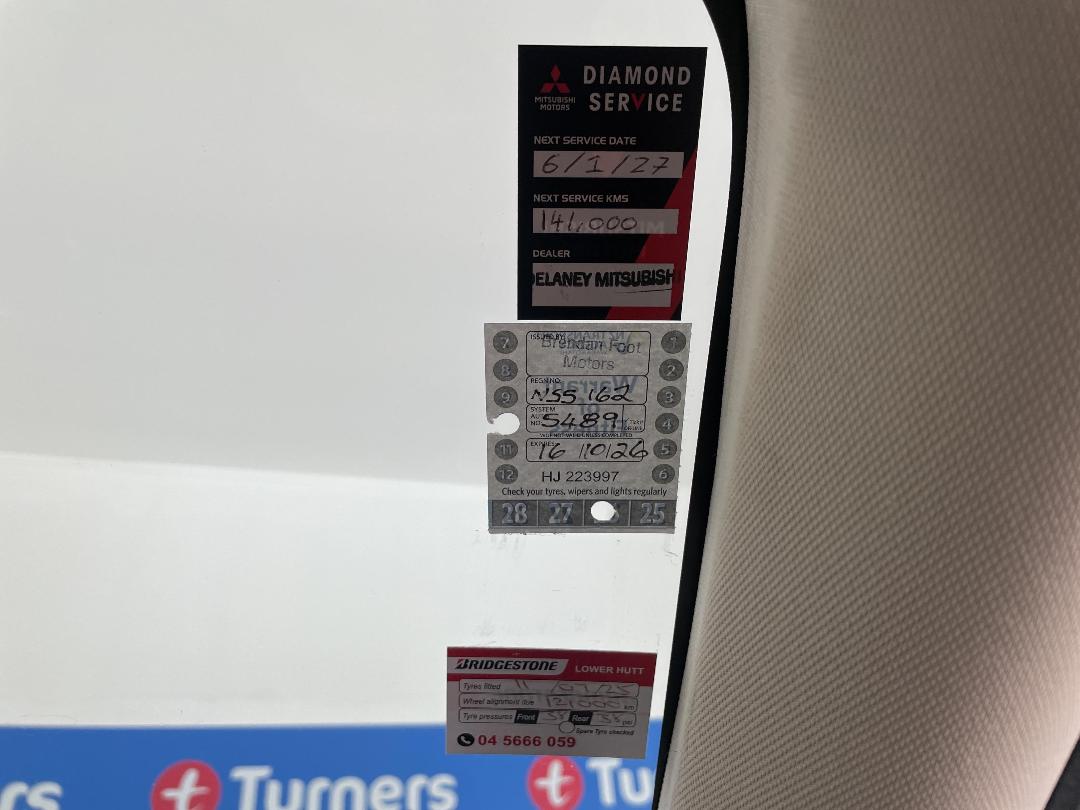 Photo '34' of Mitsubishi Outlander