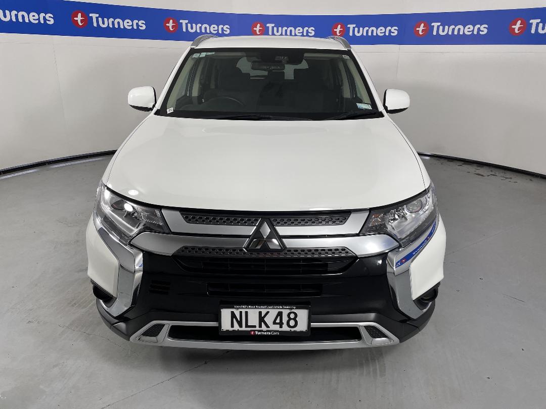 Photo '2' of Mitsubishi Outlander