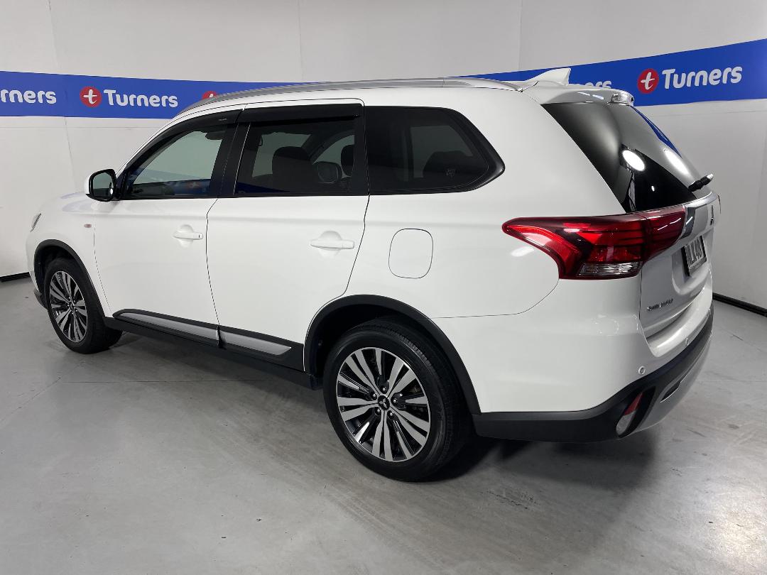 Photo '5' of Mitsubishi Outlander