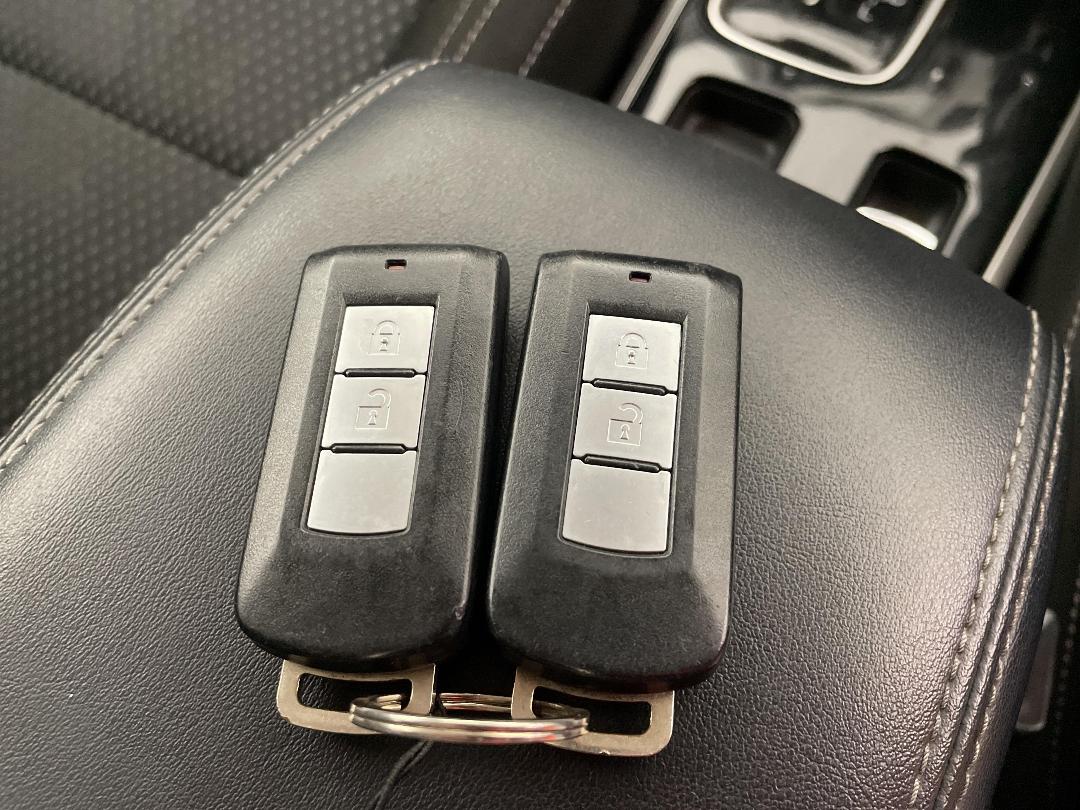 Photo '22' of Mitsubishi Outlander