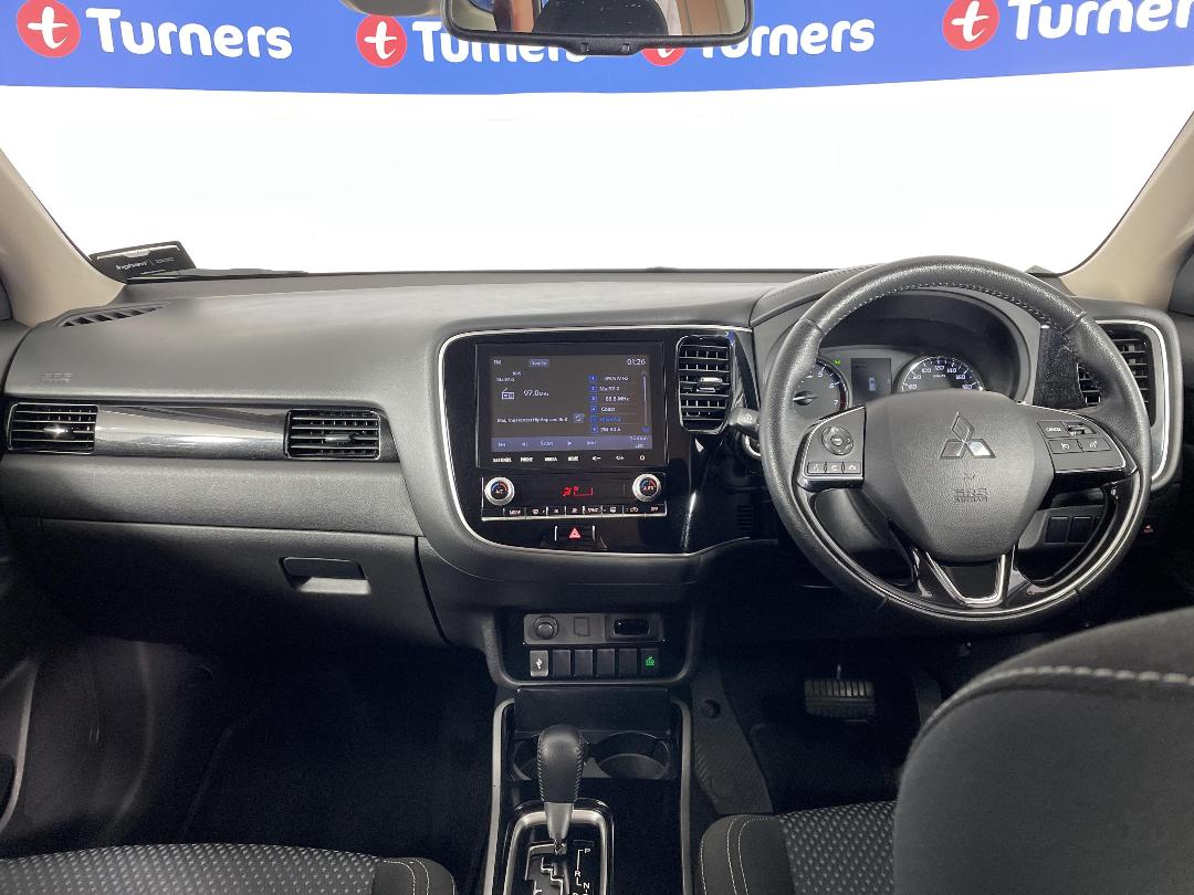 Photo '17' of Mitsubishi Outlander