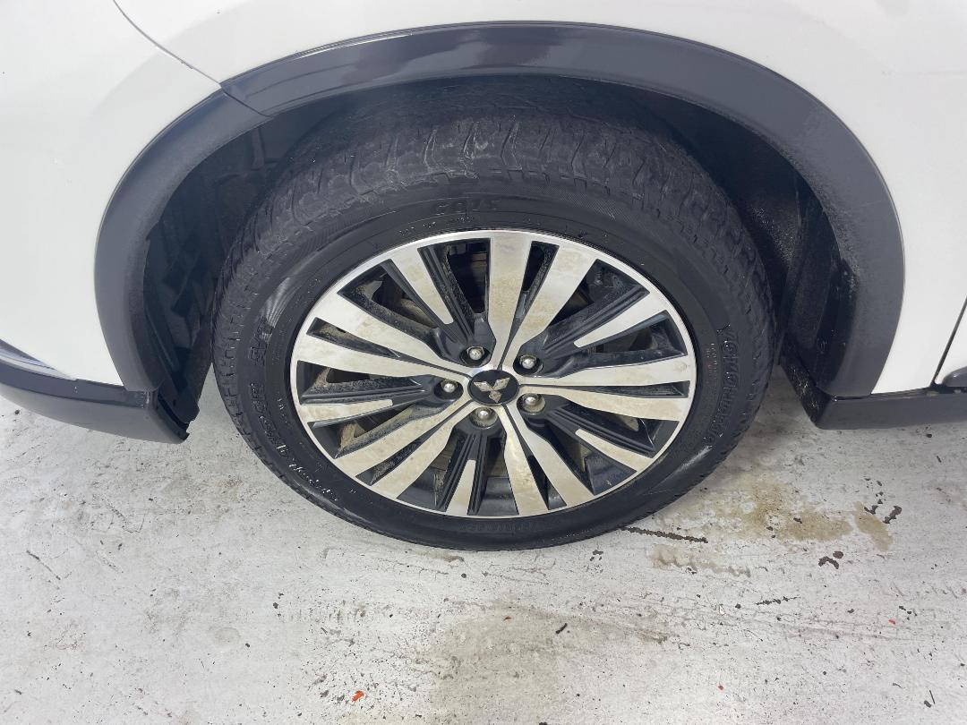 Photo '10' of Mitsubishi Outlander Photo '10' of Mitsubishi Outlander