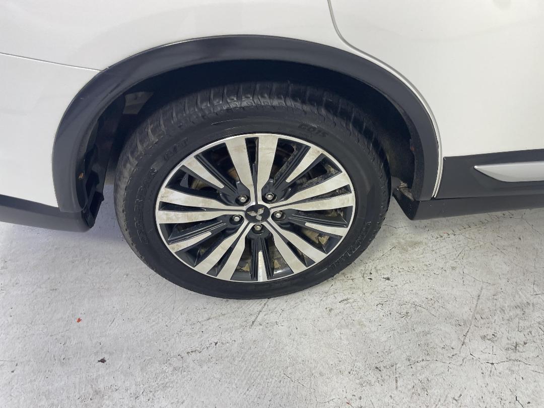 Photo '12' of Mitsubishi Outlander Photo '12' of Mitsubishi Outlander