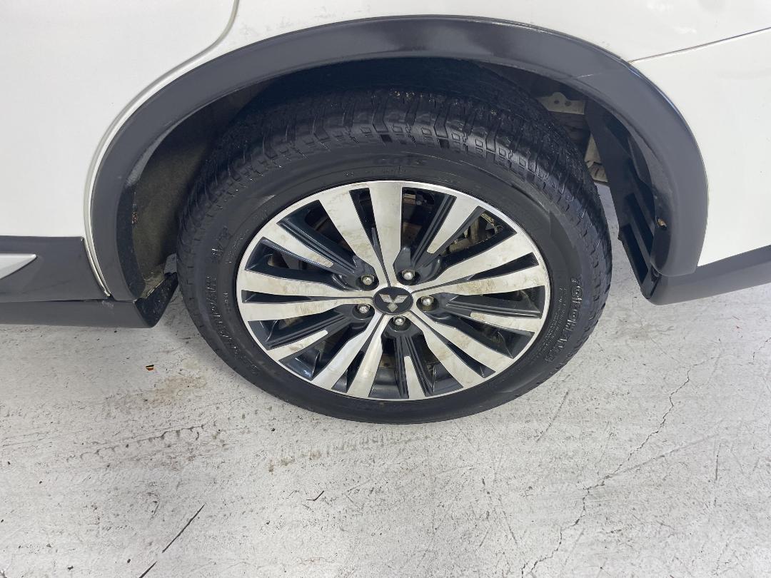 Photo '11' of Mitsubishi Outlander Photo '11' of Mitsubishi Outlander