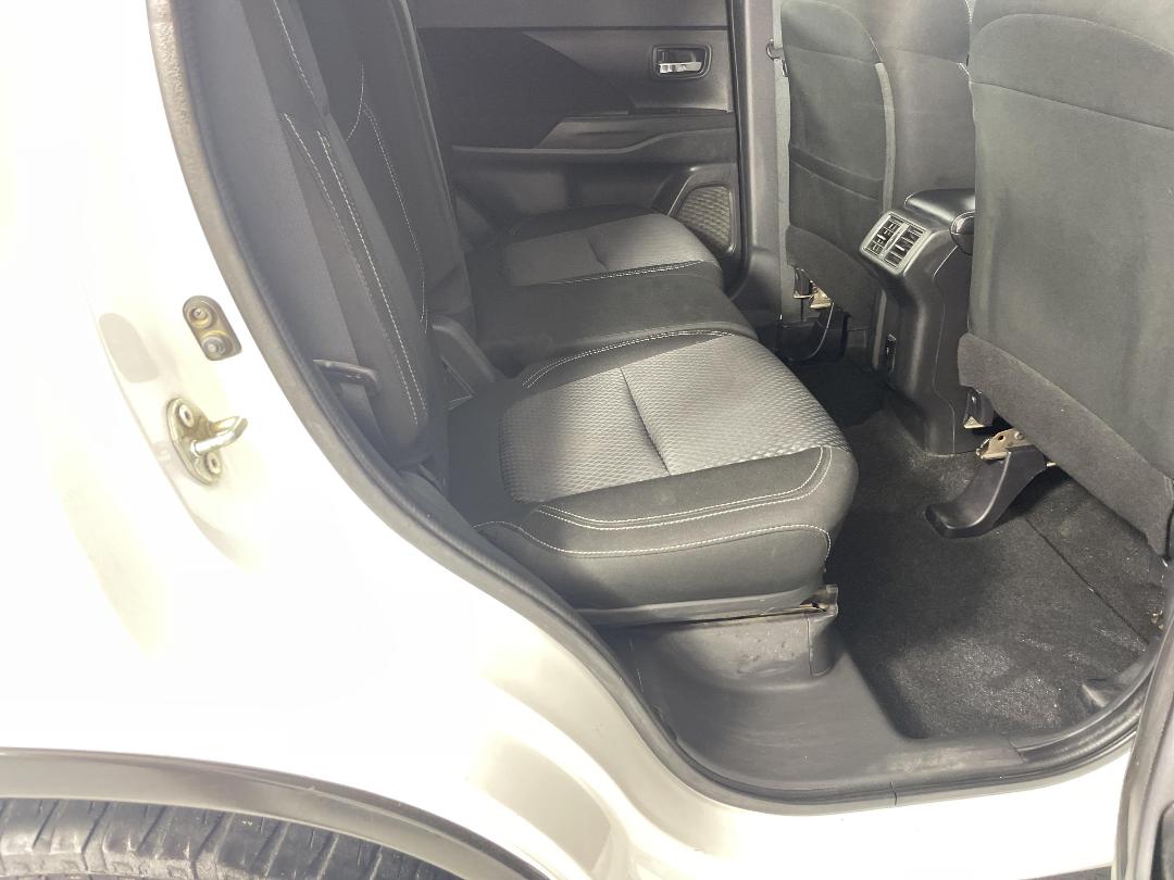 Photo '20' of Mitsubishi Outlander Photo '20' of Mitsubishi Outlander