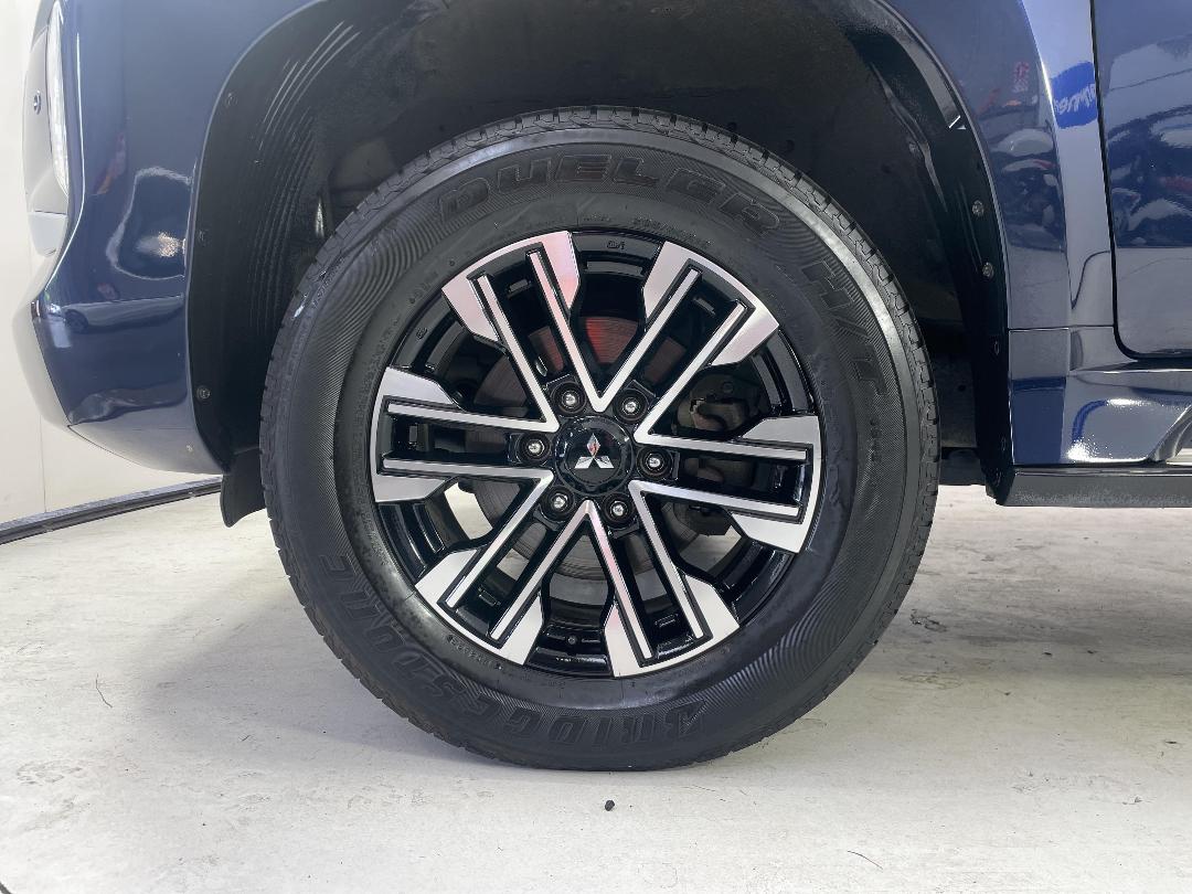 Photo '10' of Mitsubishi Pajero Sport