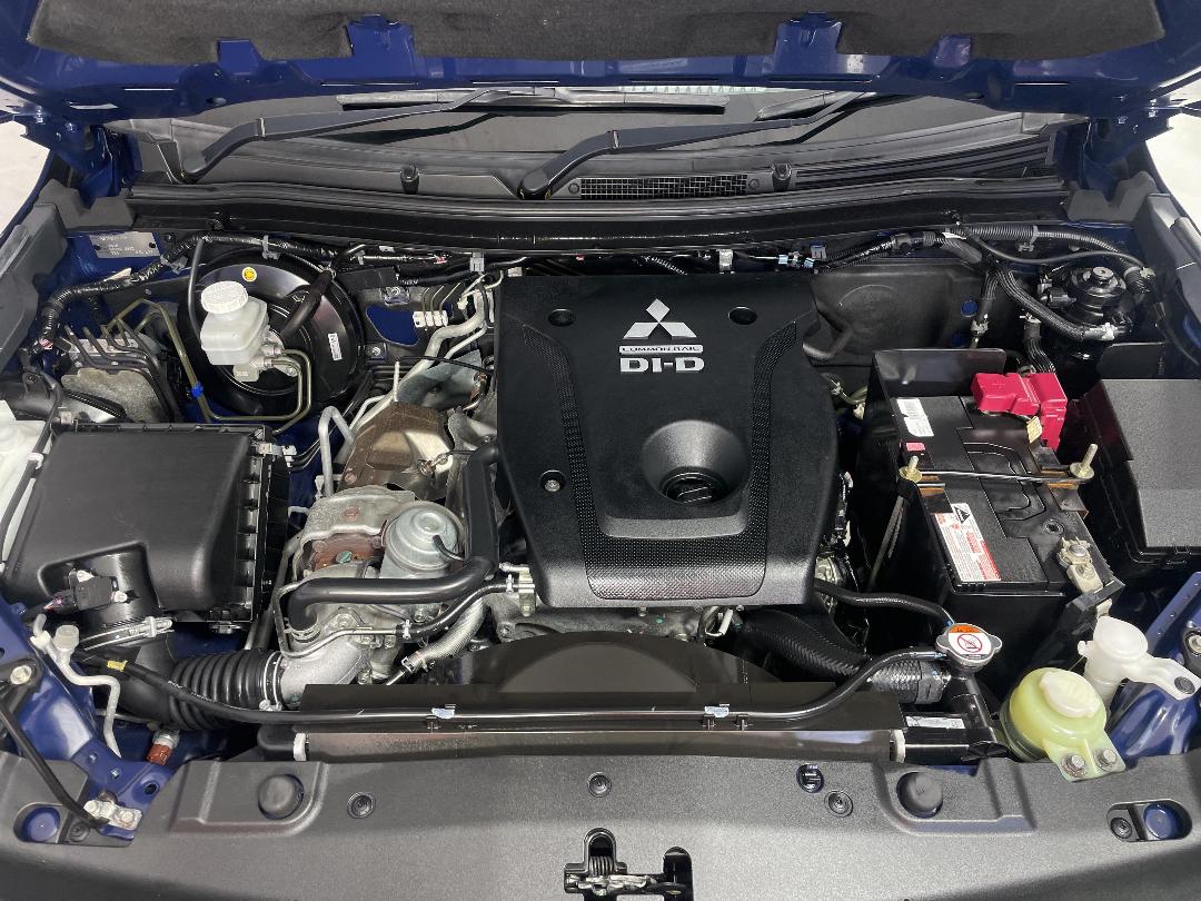 Photo '13' of Mitsubishi Pajero Sport