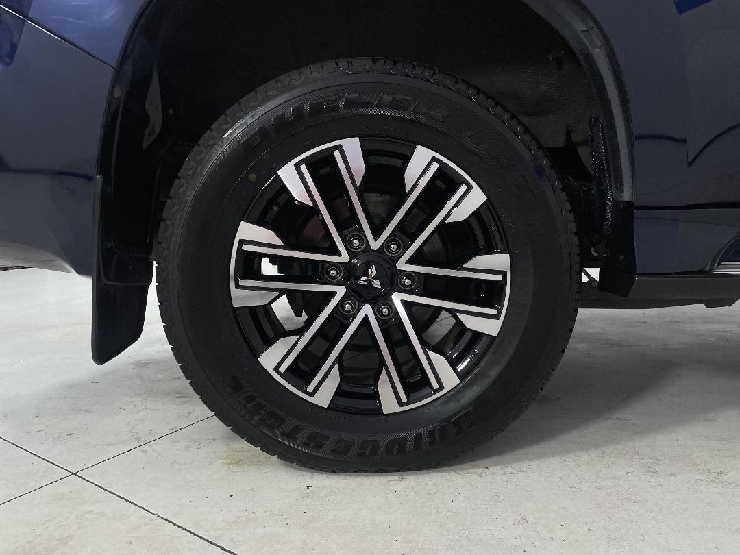 Photo '12' of Mitsubishi Pajero Sport