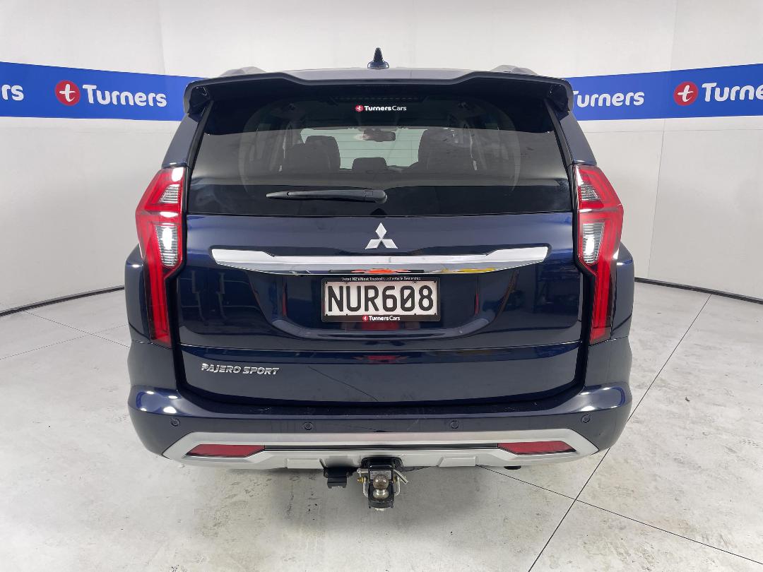 Photo '6' of Mitsubishi Pajero Sport