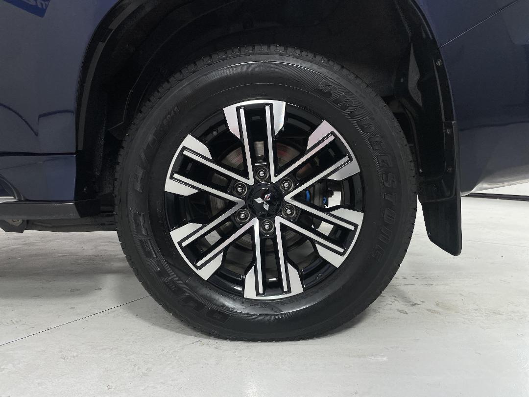 Photo '11' of Mitsubishi Pajero Sport