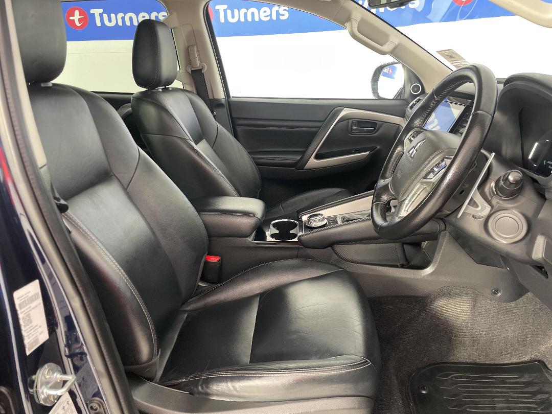 Photo '16' of Mitsubishi Pajero Sport