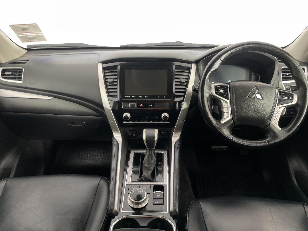 Photo '17' of Mitsubishi Pajero Sport