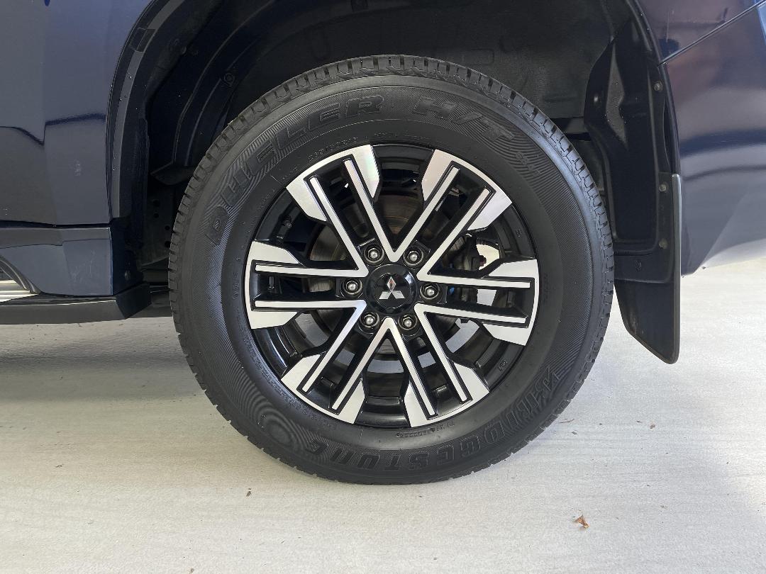 Photo '11' of Mitsubishi Pajero Sport