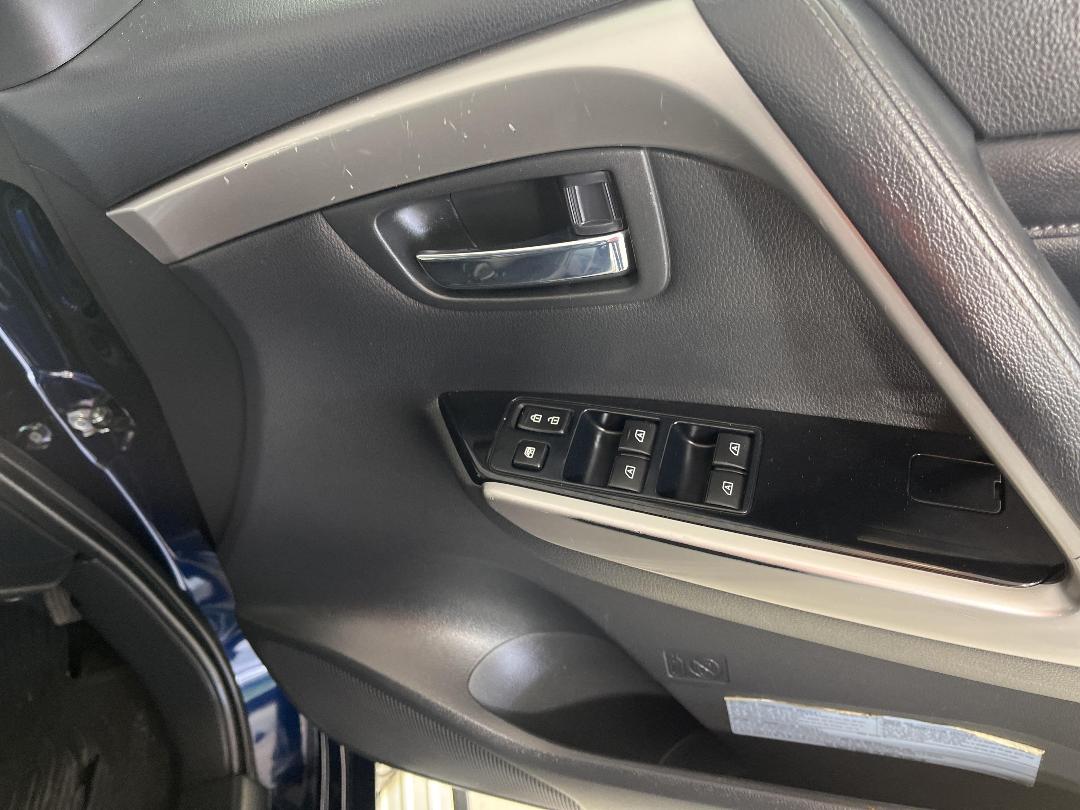 Photo '23' of Mitsubishi Pajero Sport