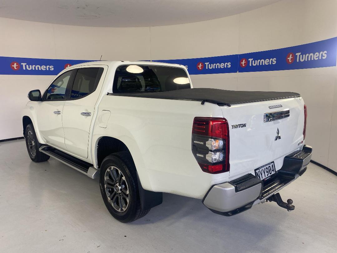 Photo '5' of Mitsubishi Triton