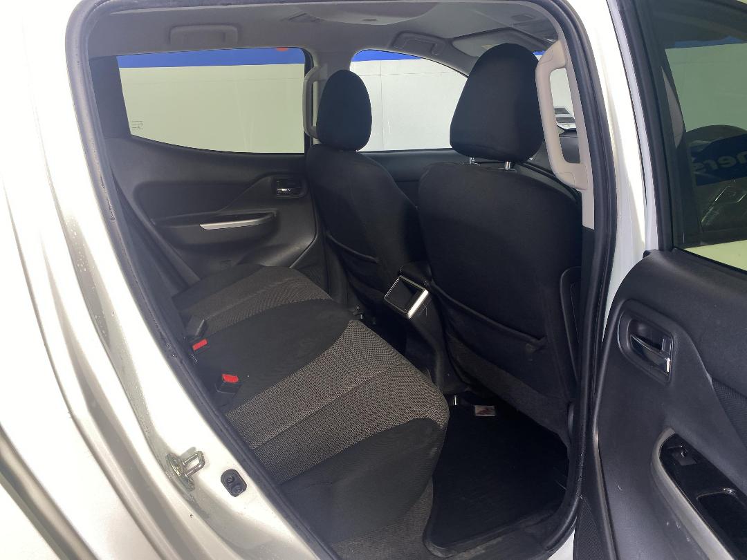 Photo '20' of Mitsubishi Triton