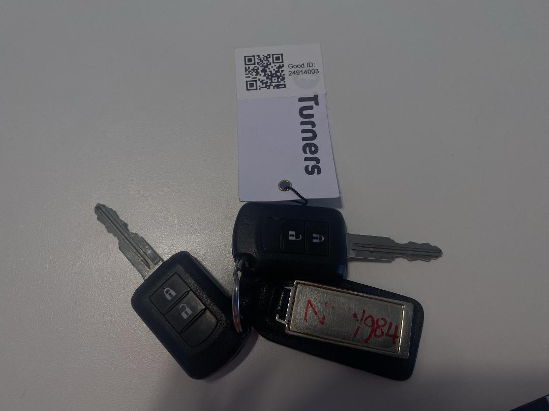 Photo '23' of Mitsubishi Triton