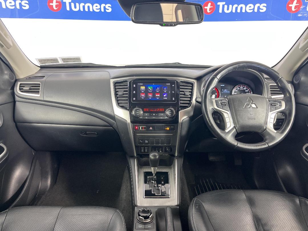 Photo '16' of Mitsubishi Triton