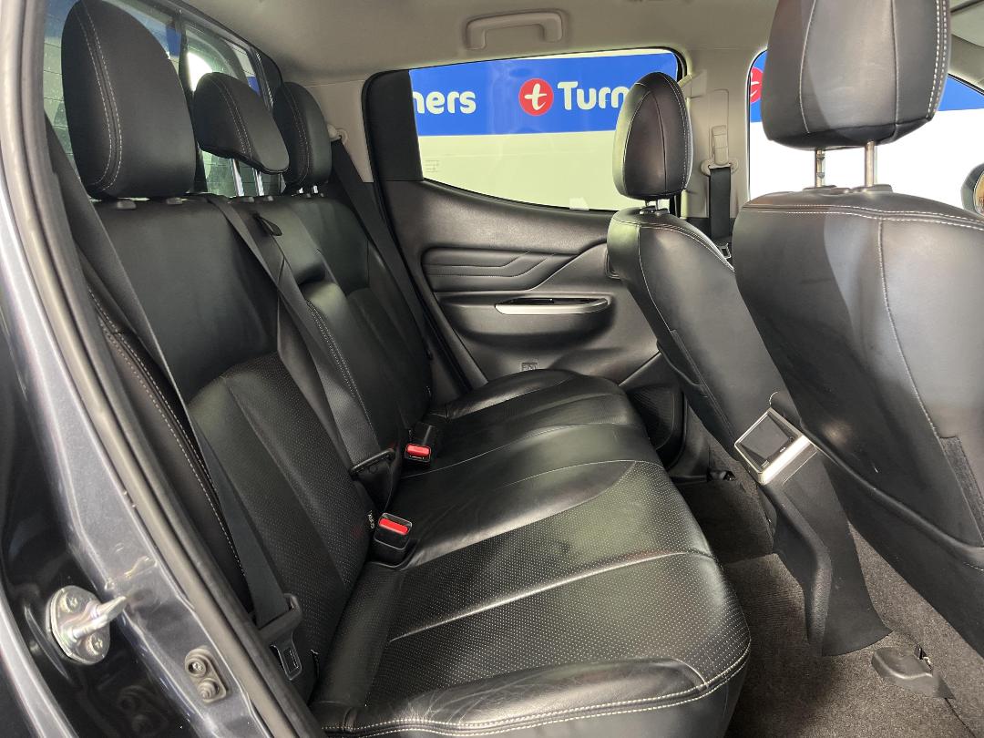 Photo '19' of Mitsubishi Triton