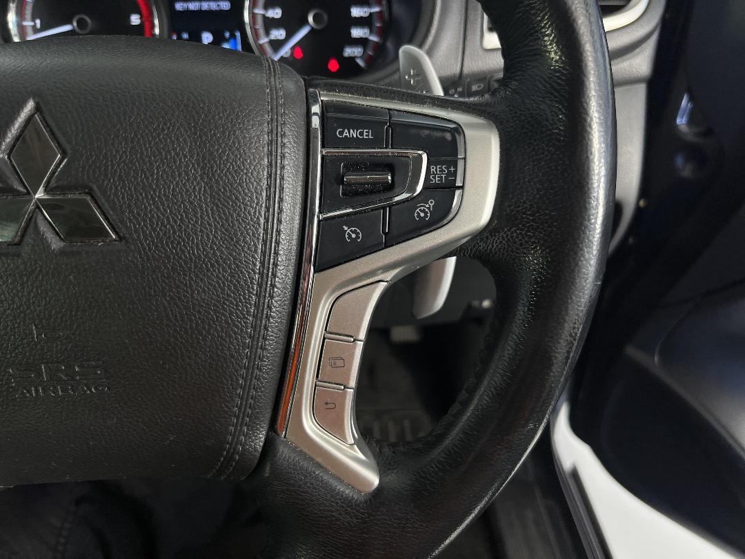 Photo '22' of Mitsubishi Triton