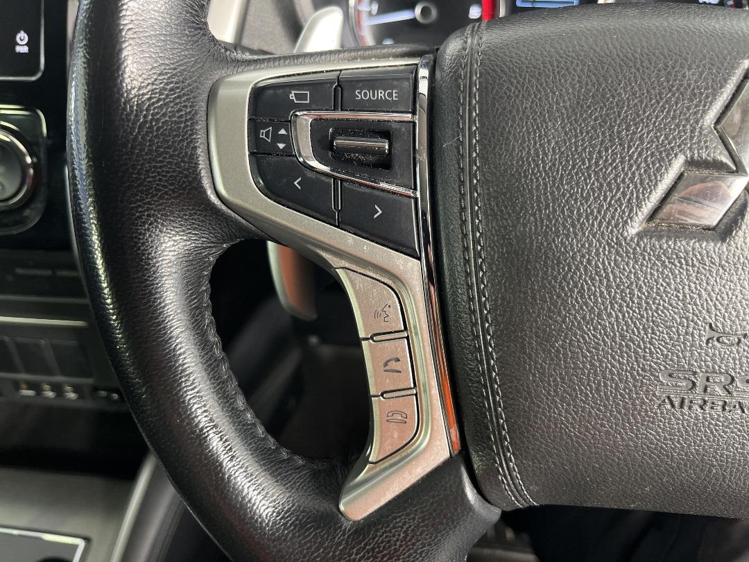 Photo '23' of Mitsubishi Triton