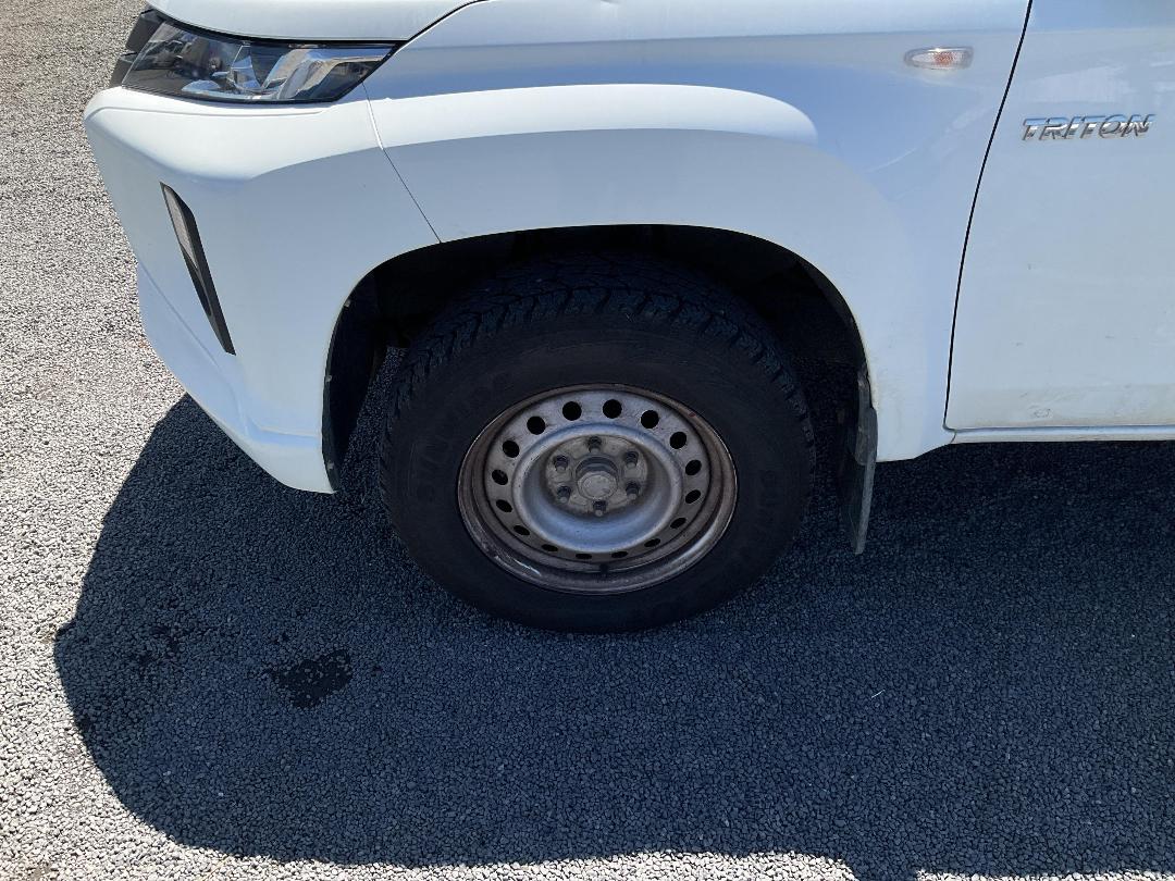 Photo '10' of Mitsubishi Triton Photo '10' of Mitsubishi Triton