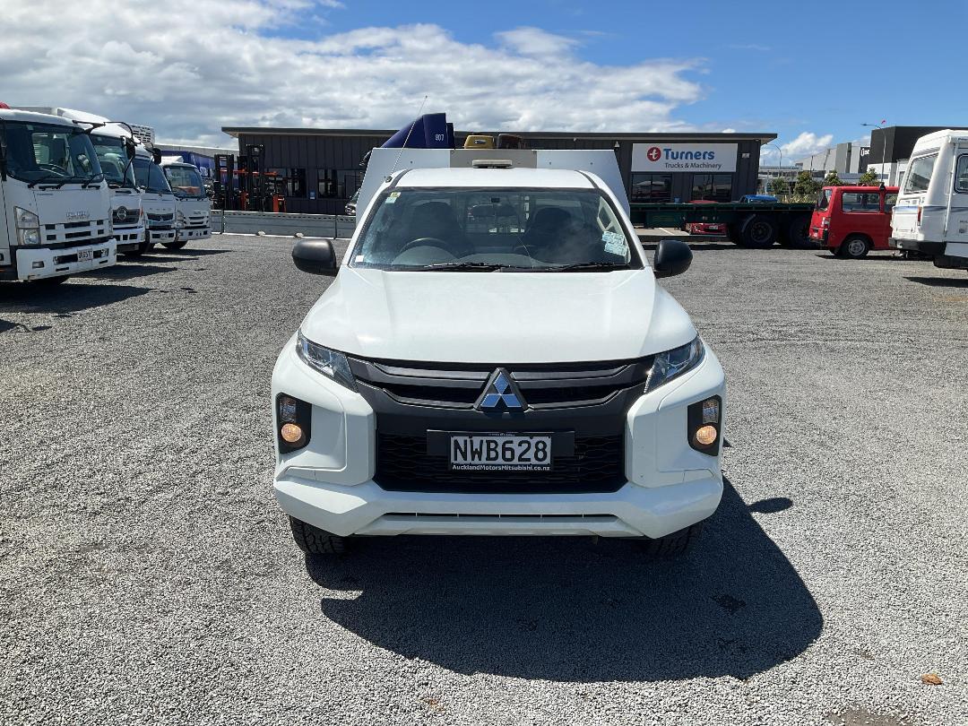 Photo '2' of Mitsubishi Triton Photo '2' of Mitsubishi Triton