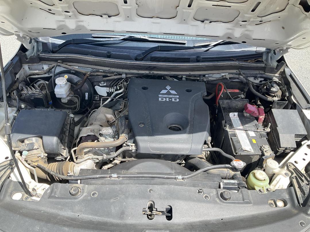 Photo '13' of Mitsubishi Triton