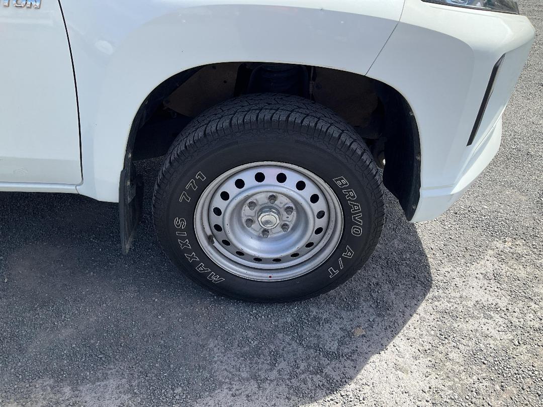 Photo '9' of Mitsubishi Triton