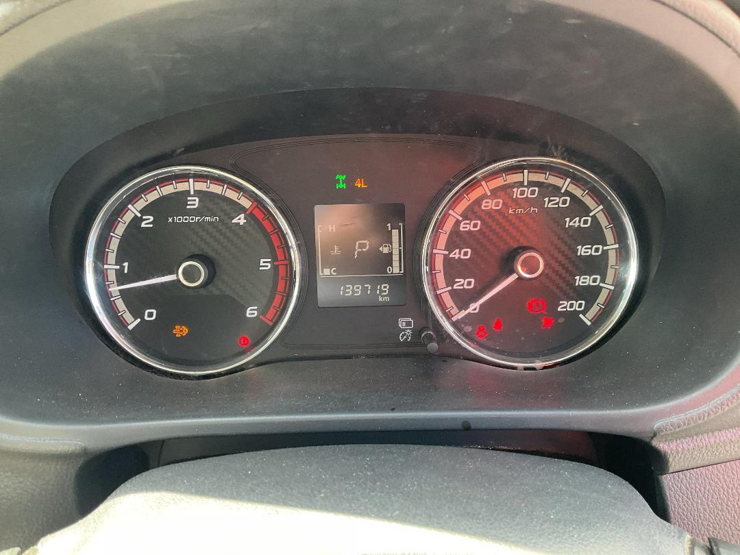 Photo '21' of Mitsubishi Triton