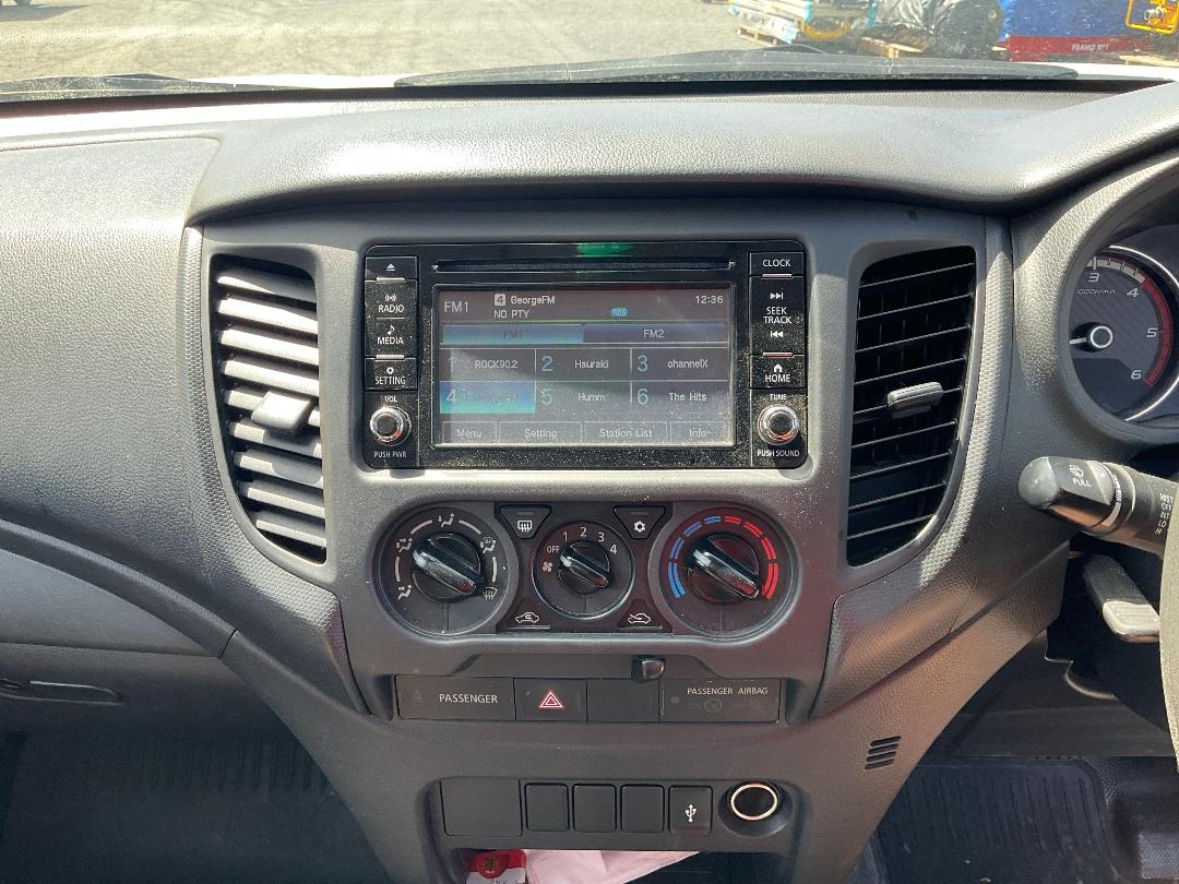 Photo '17' of Mitsubishi Triton