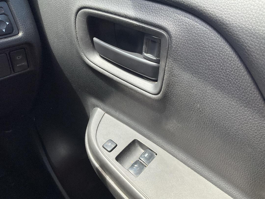 Photo '25' of Mitsubishi Triton