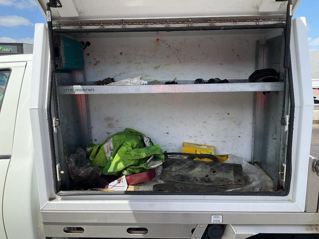 Photo '28' of Mitsubishi Triton