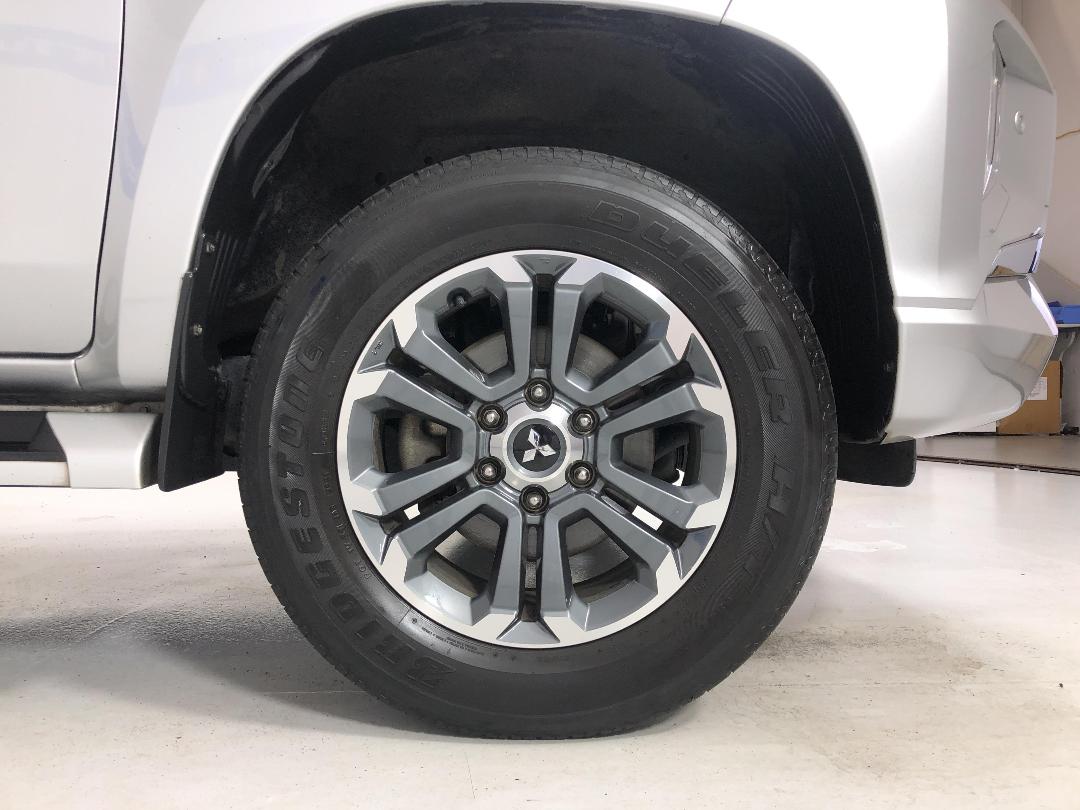 Photo '9' of Mitsubishi Triton