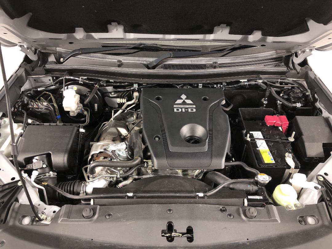 Photo '13' of Mitsubishi Triton