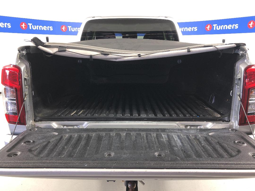 Photo '14' of Mitsubishi Triton