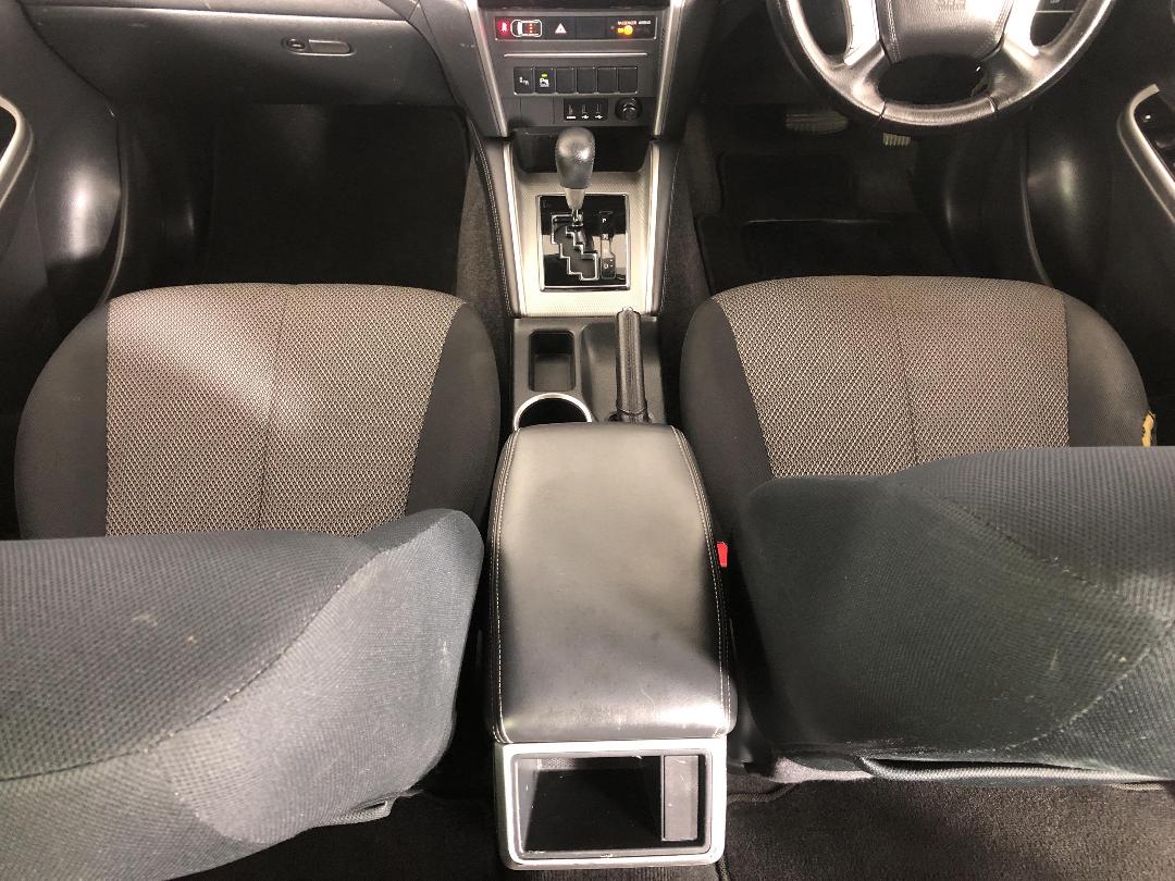 Photo '18' of Mitsubishi Triton