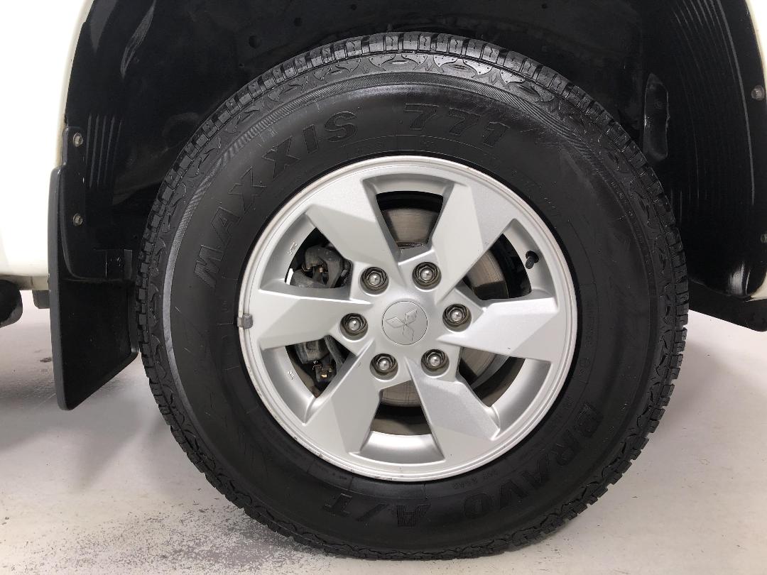 Photo '9' of Mitsubishi Triton