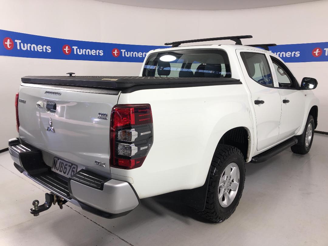 Photo '7' of Mitsubishi Triton