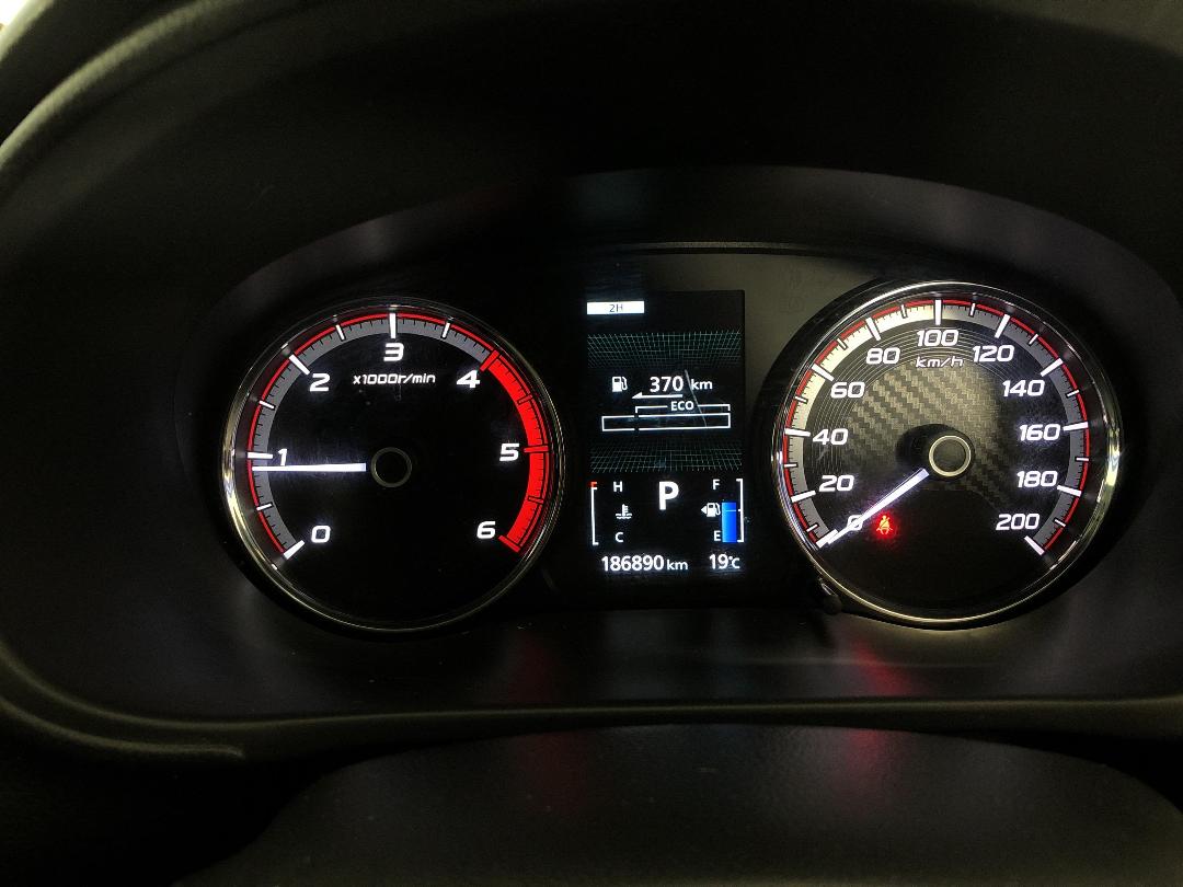 Photo '21' of Mitsubishi Triton