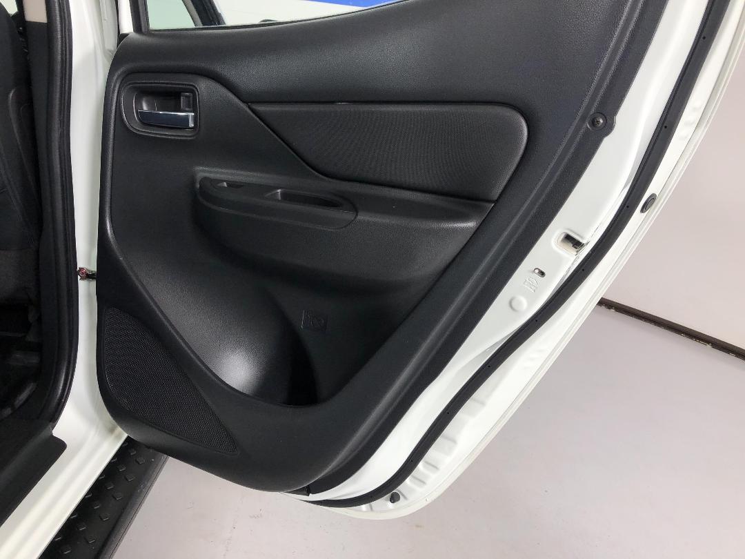 Photo '19' of Mitsubishi Triton