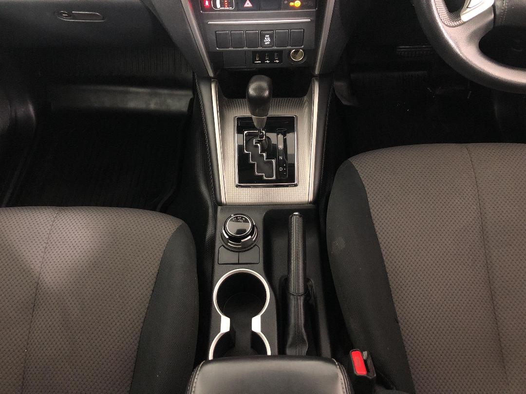 Photo '18' of Mitsubishi Triton