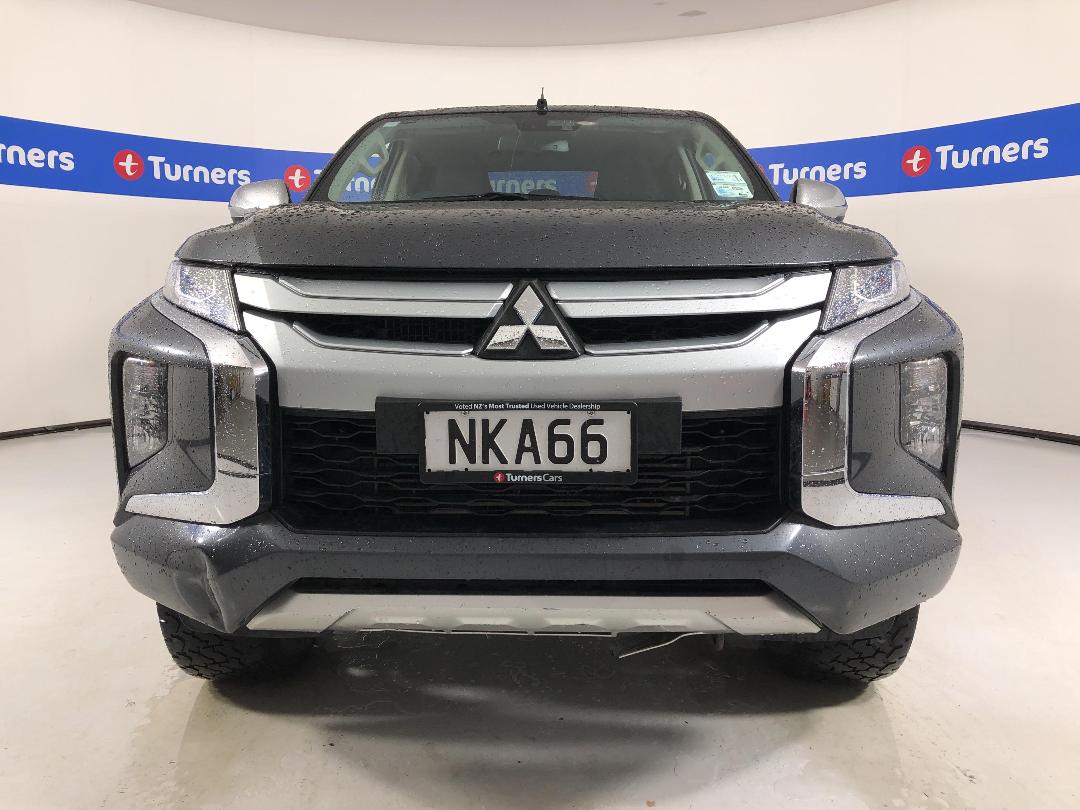 Photo '2' of Mitsubishi Triton