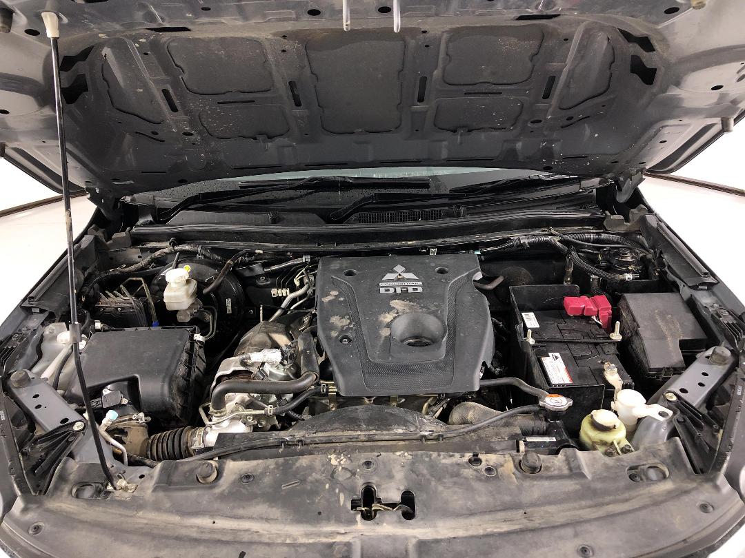 Photo '13' of Mitsubishi Triton