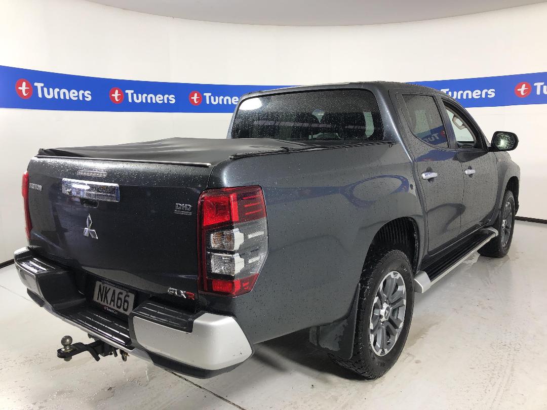 Photo '7' of Mitsubishi Triton